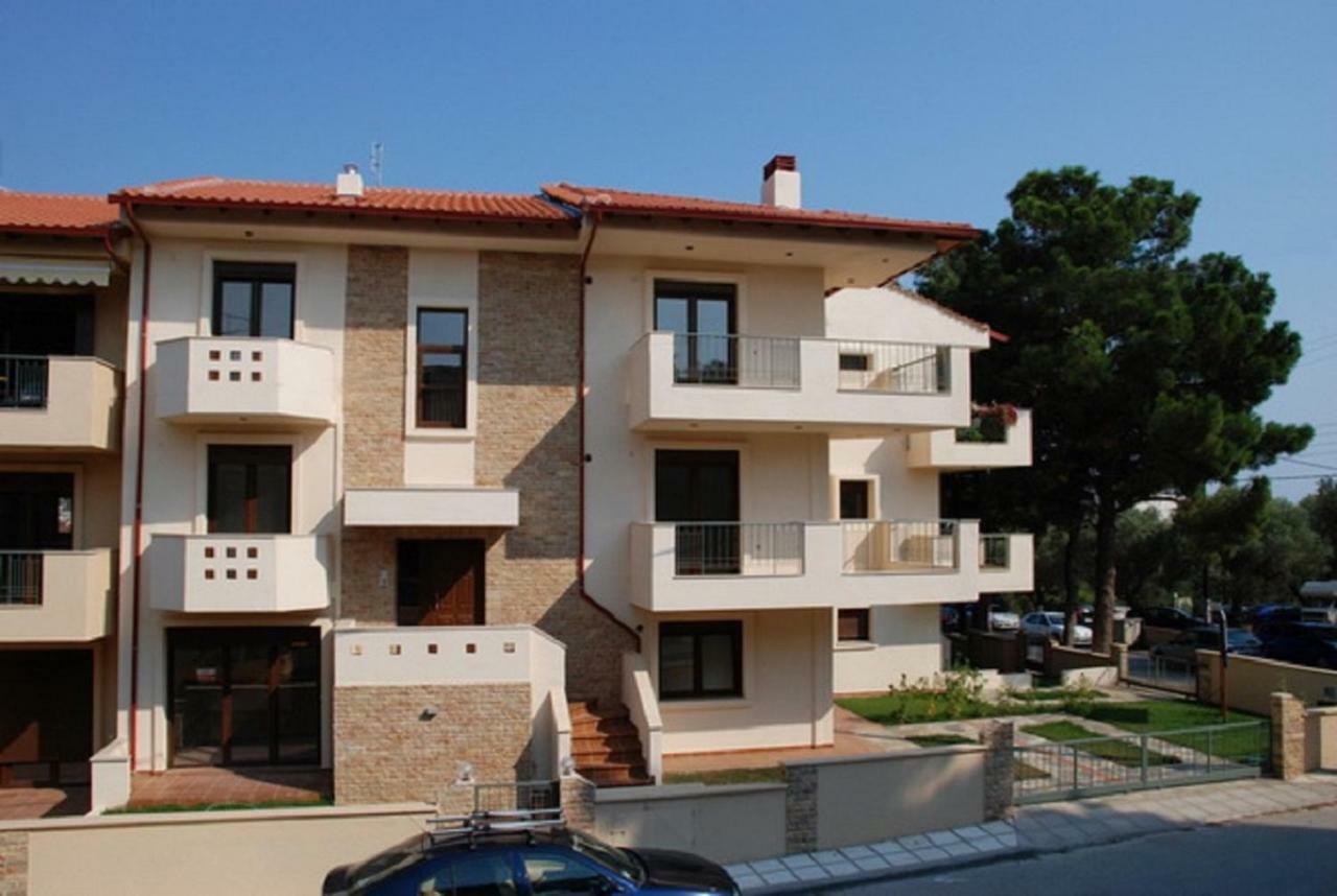 Alexandros Maisonettes Nea Moudania Exterior photo